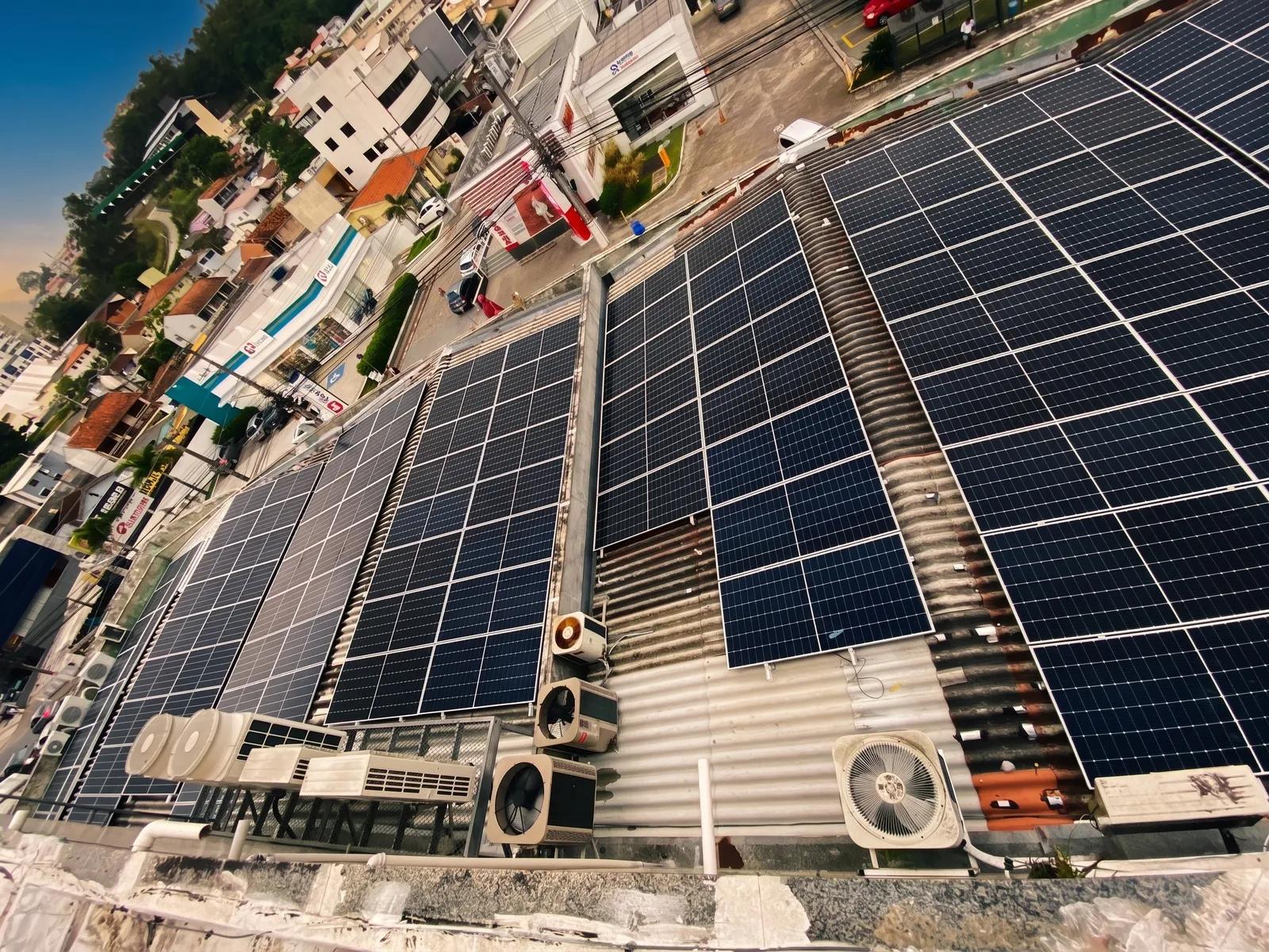 Instalação fotovoltaica comercial em Florianópolis