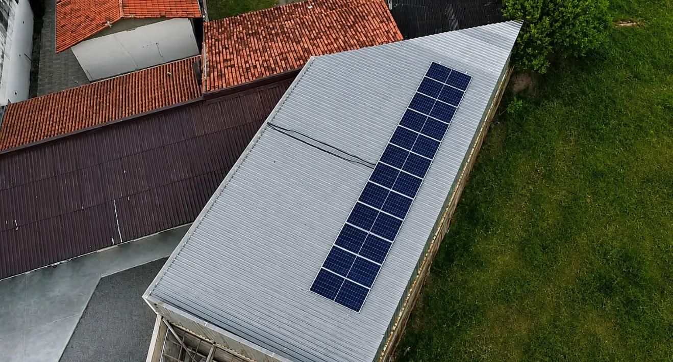 Instalação fotovoltaica comercial em Tubarão